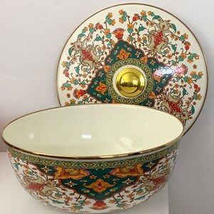 Enamel Pot or Bowl. Cook or Serve. Use on gas,electric, glasstop or induction.